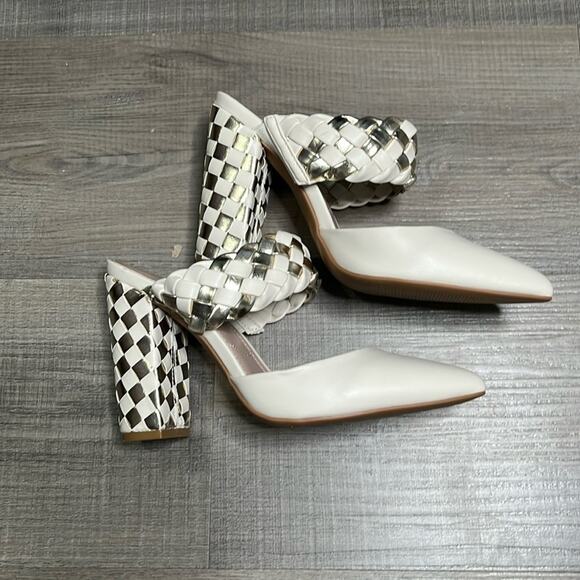 Charles by Charles David Cream and Gold Checkered Chunky Heel With Strap Sz 7.5 - Picture 7 of 7